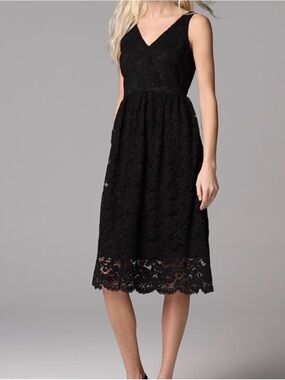 Simply Vera Vera Wang Black Lace V-Neck Midi Dress